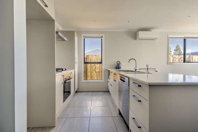 53 Waruhia Crescent Rototuna North_2