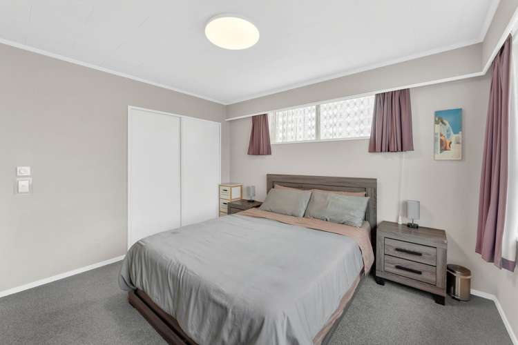 150 Pages Road Marchwiel_13