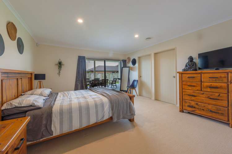 2 Raabia Close Parakai_12