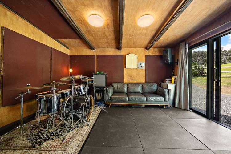 315 Muriwai Road Waimauku_35