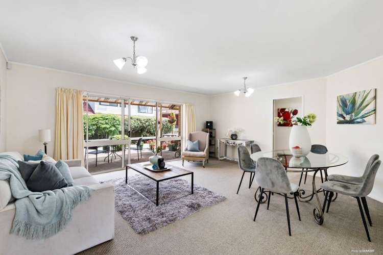 6 Crescent Hills Court Northpark_2