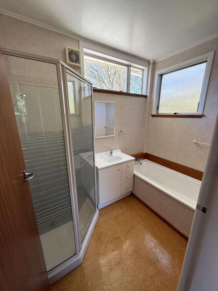 8 Comries Road 1053_12