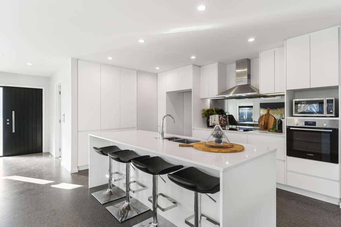 8 Opouatu Avenue_3