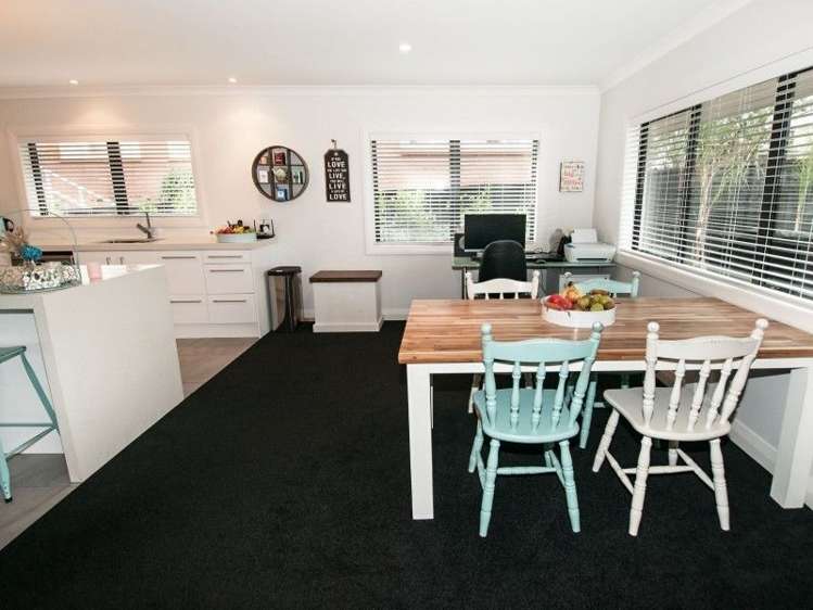 109 Bond Crescent Forrest Hill_7