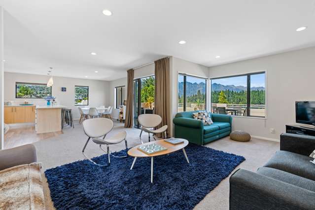 Unit 19 St Omer Court, Lake Esplanade Queenstown_4