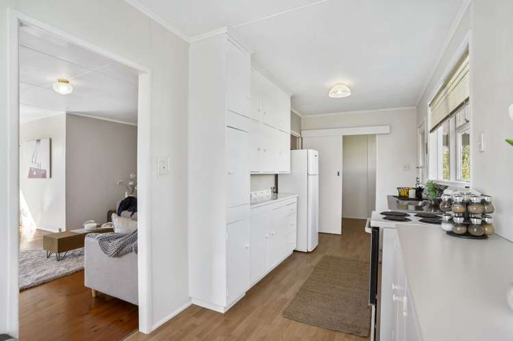 15 Highland Avenue Titirangi_6