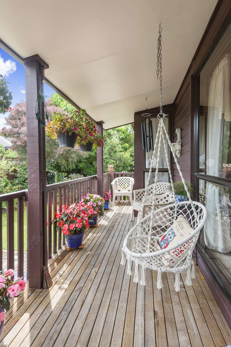 2/15 Billabong Place Botany Downs_14