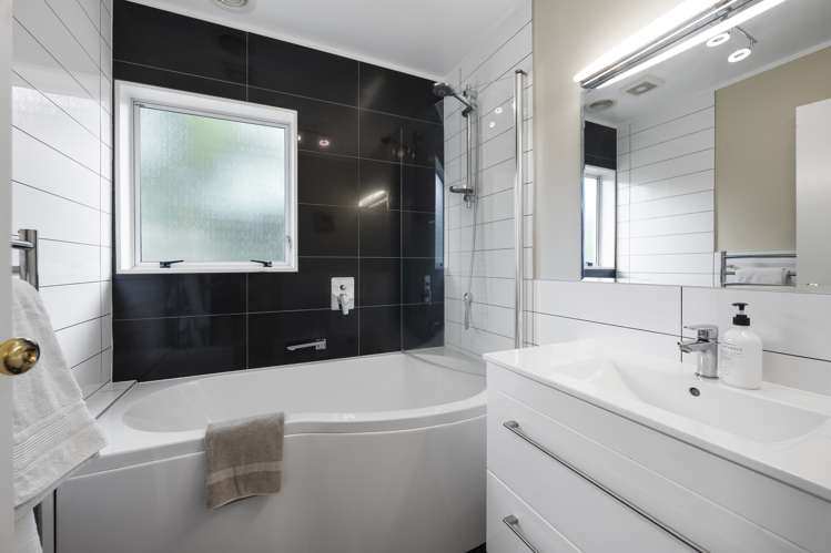 8 Warwick Drive Lynmore_16