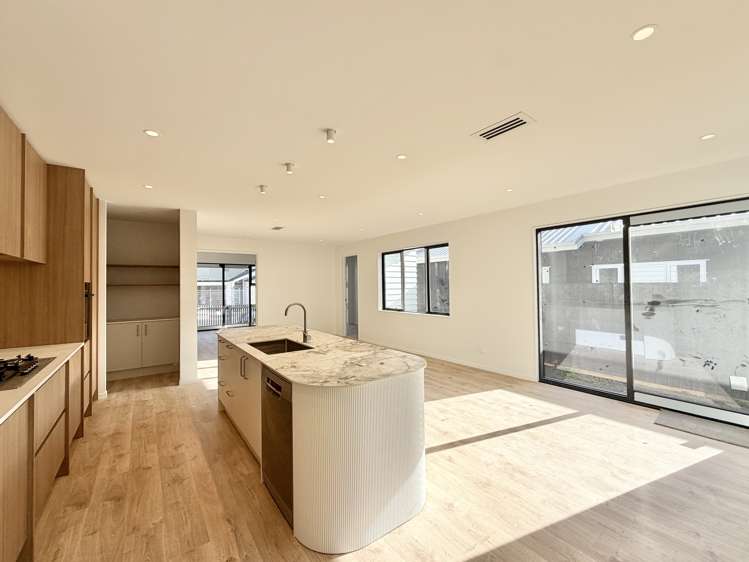 29 Tukutata Crescent Milldale_5