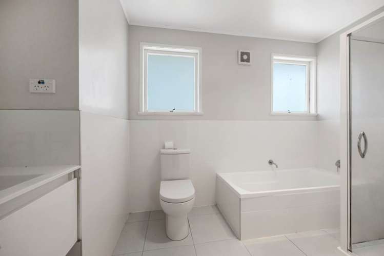 38 Sheridan Drive New Lynn_10