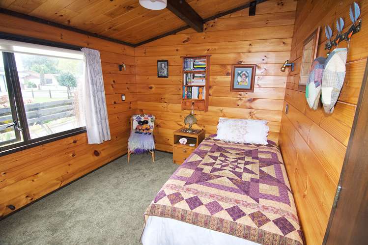 7 Deller Drive Carterton_12