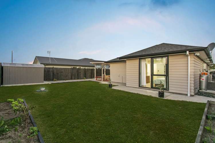 98 Twin Parks Rise Papakura_23