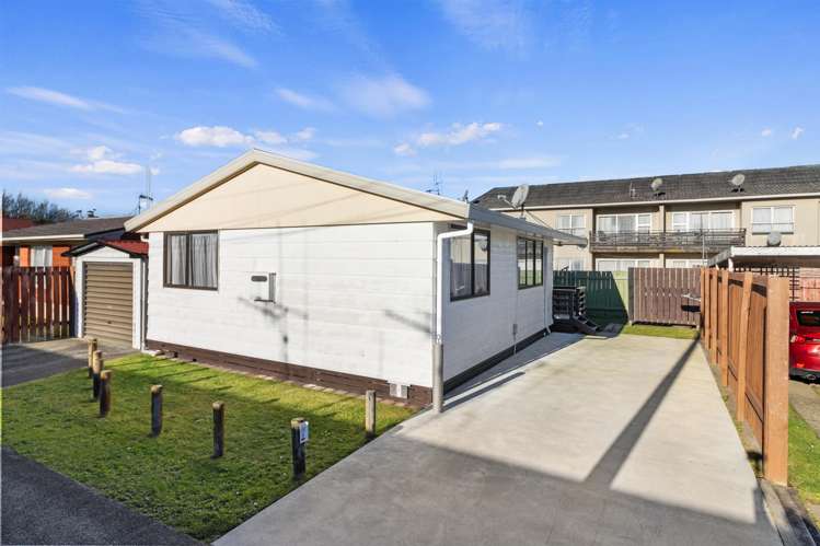 3/22 Charlemont Street Whitiora_1