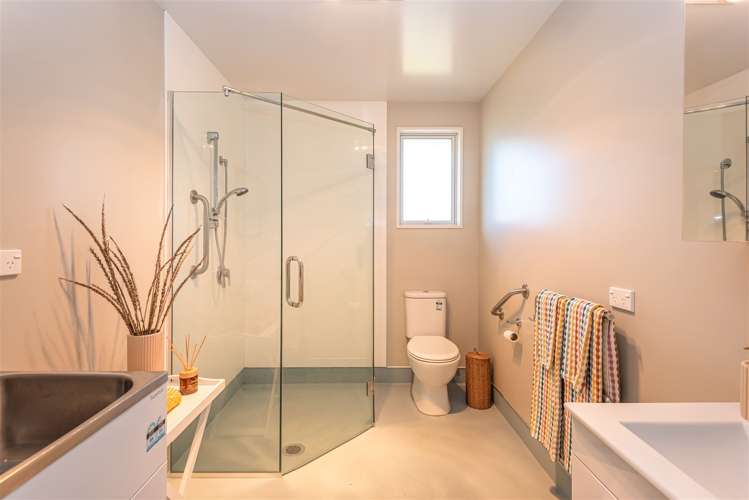 1/110 Rocking Horse Road Southshore_12