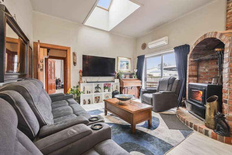 1689b Cust Road Cust_6