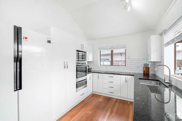 3 Laredo Grove Totara Park_6