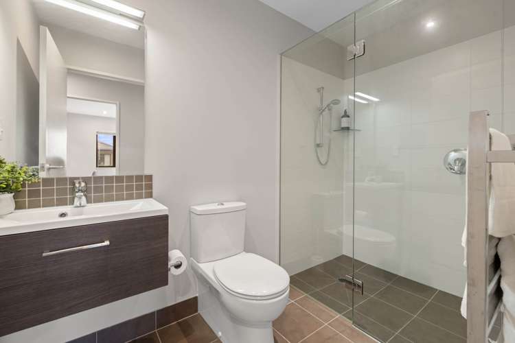 34 Royalle Mews Botany Downs_11