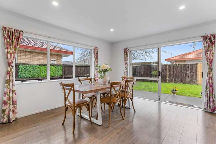 2/329 Botany Road Golflands_8
