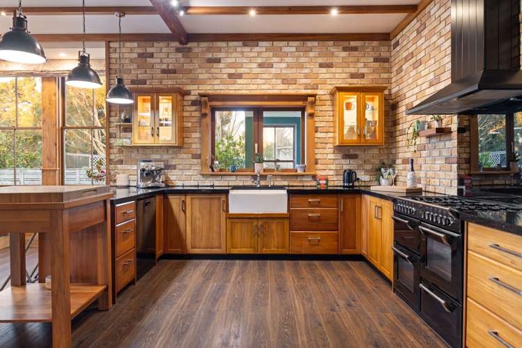 310 Hewitts Road_2
