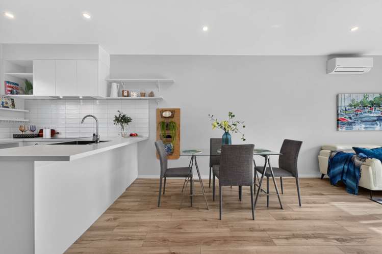 54 Roundel Crescent_3