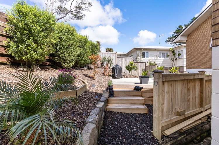 2/42 Eastglen Road Glen Eden_10