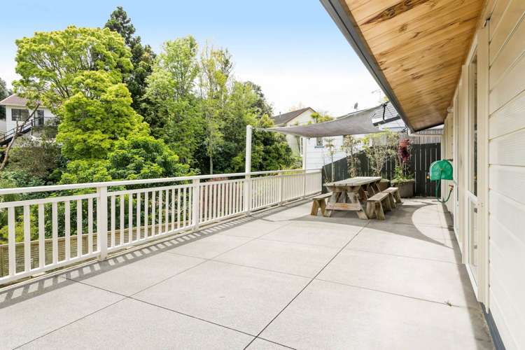 7 Scarlock Avenue Browns Bay_10