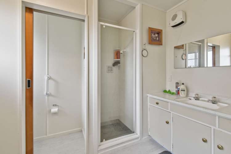 42 Clevedon Road Papakura_15