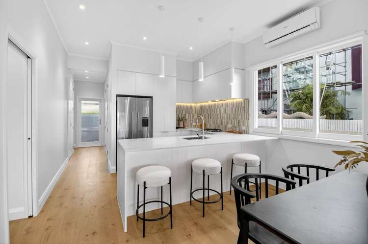 10 Joan Street Pt Chevalier_4