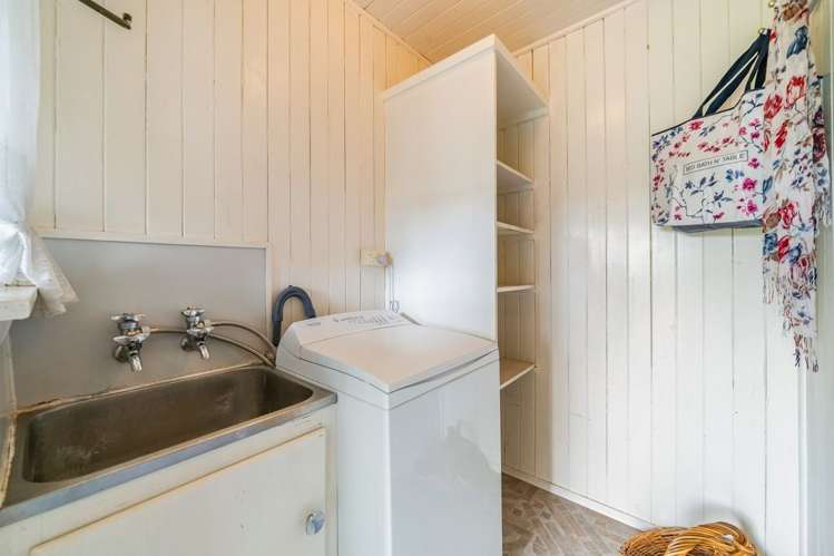 4 Heretaunga Square Silverstream_16