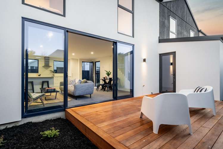 2/3 Humboldt Street Sydenham_11