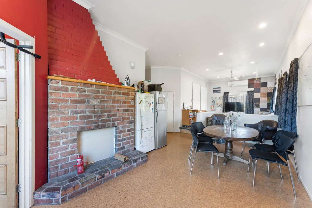 188 & 188A Gillies Avenue_3