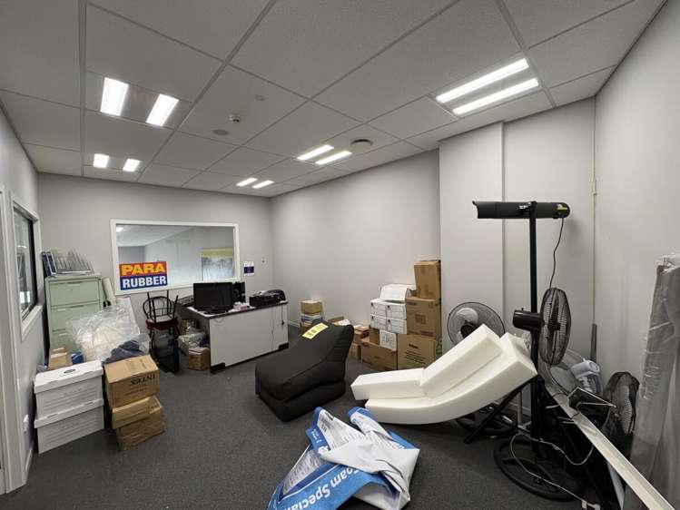 Unit 1, 5 Karewa Place Te Rapa_4