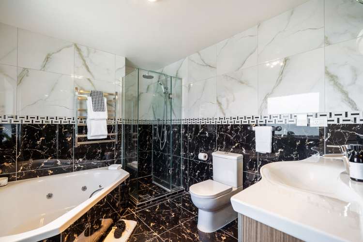 13 Pin Oak Drive Schnapper Rock_24