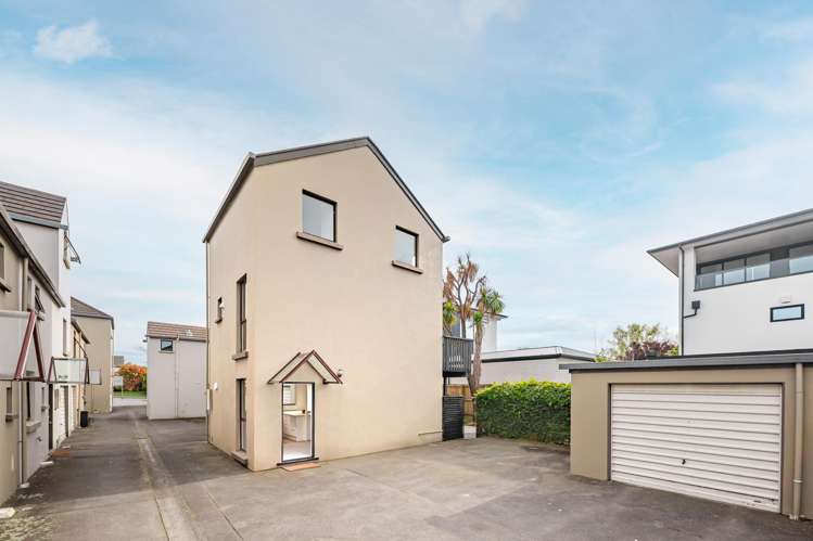 4/16 Derby Street Saint Albans_34