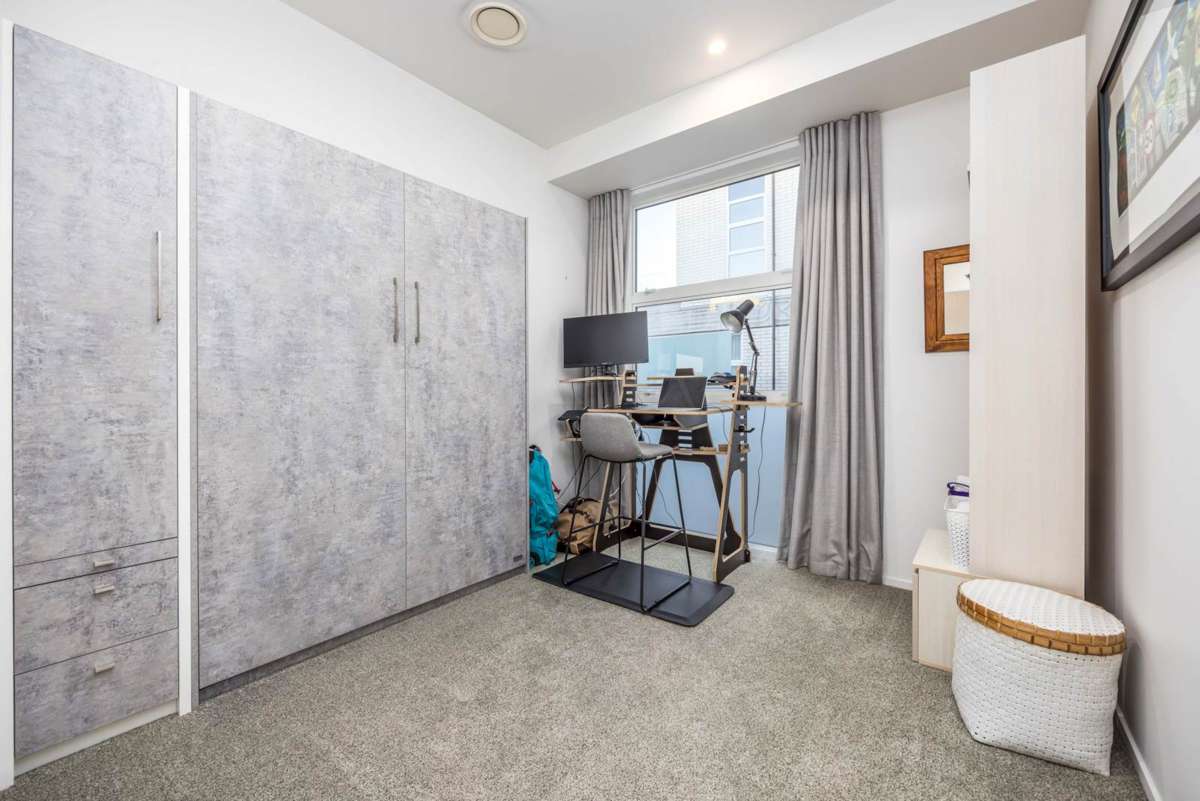 405/246 Khyber Pass_5