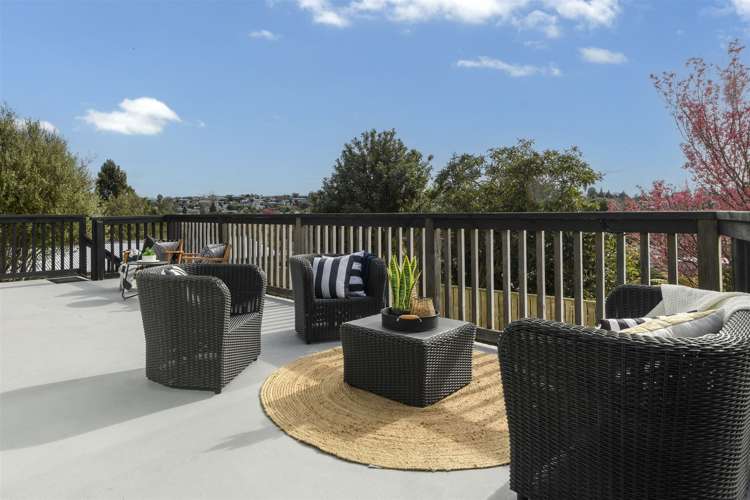 28 Woodford Avenue Brookfield_4