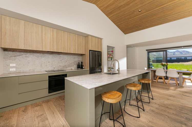 53 Avalon Station Drive_4