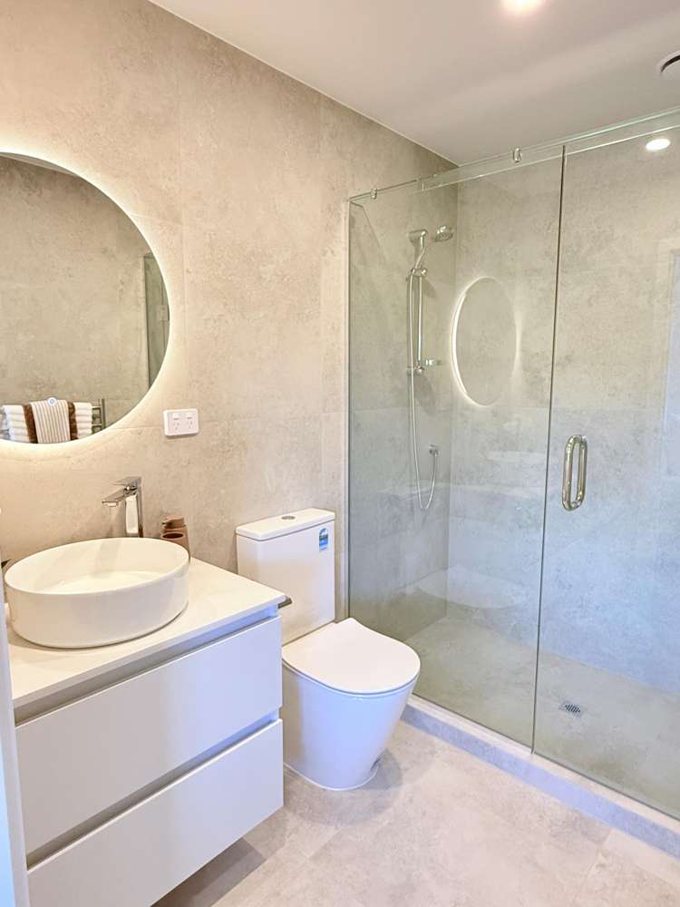 4b Towra Place Botany Downs_13