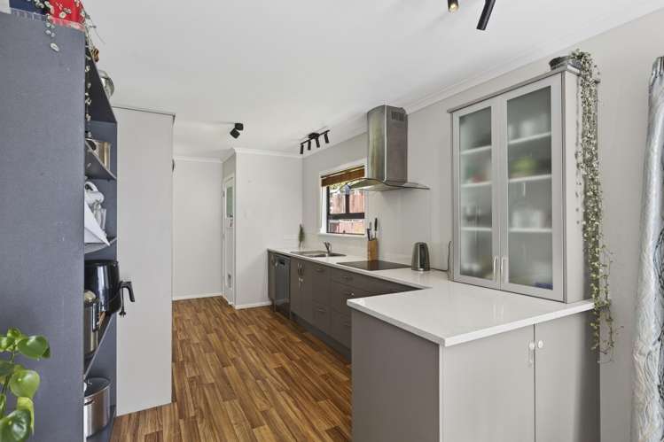 32 Beaumont Crescent Frankleigh Park_13