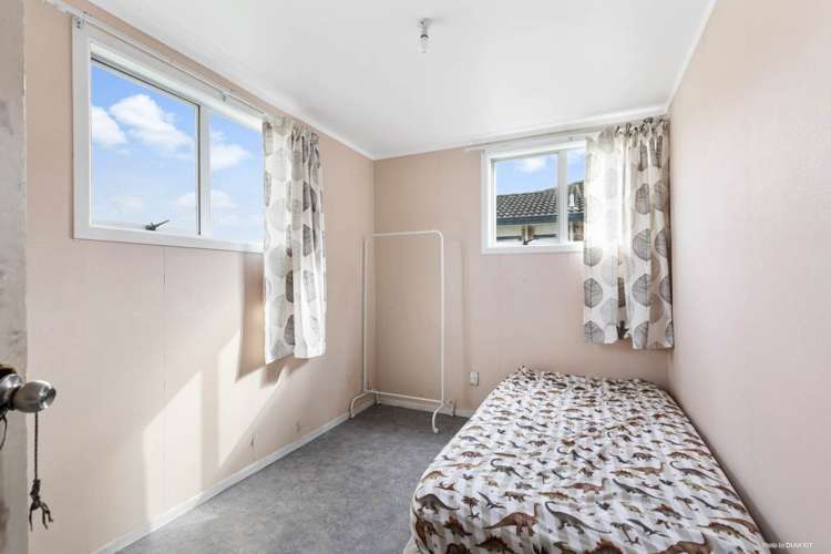 61b Cobham Crescent Kelston_6