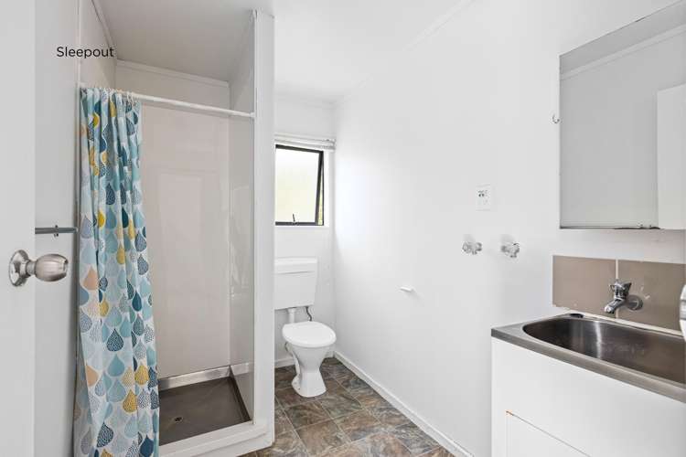 29 Amorino Drive Red Beach_22