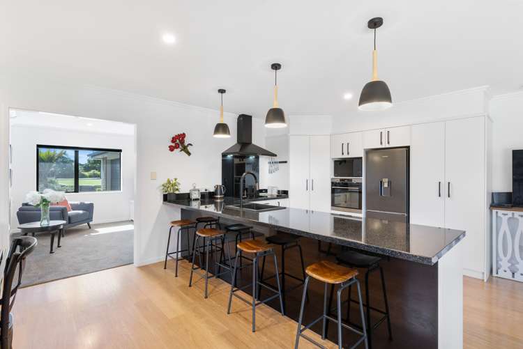 28 Columbia Crescent Beachlands_6