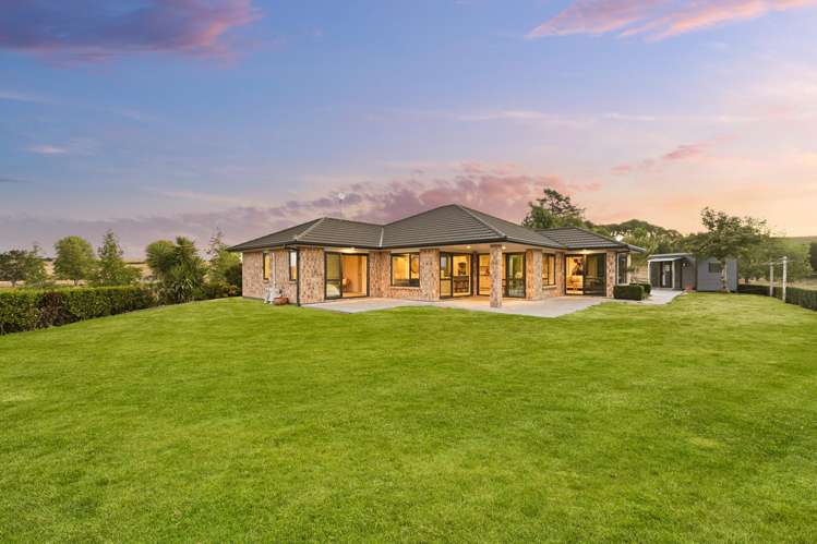 71 Eyre Road Ngahinapouri_17