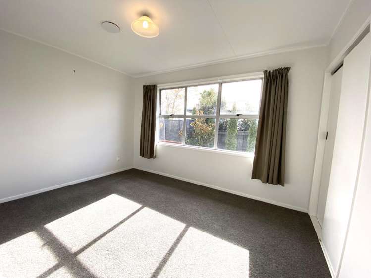 2A Lipscombe Crescent 10484_5