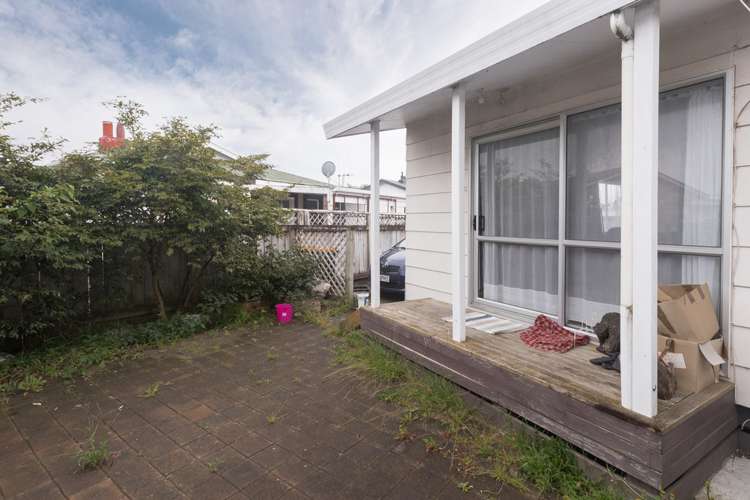 3 Leeds Street Milson_17