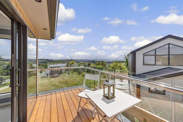 2 Taku Close Long Bay_15