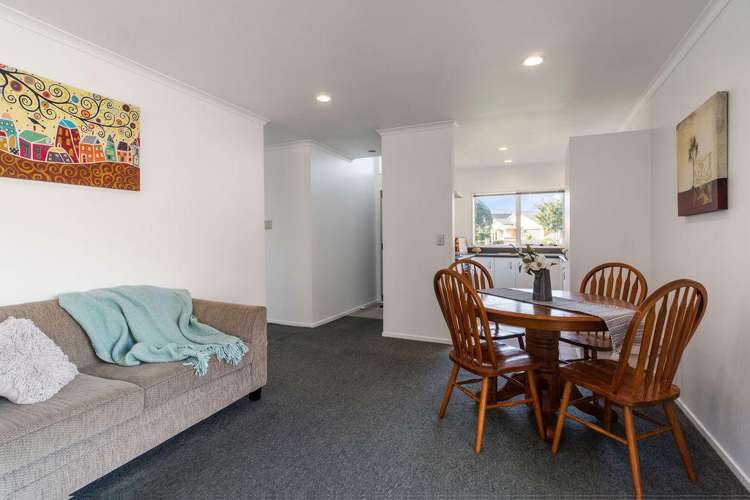 1/16 Vinograd Drive Te Atatu Peninsula_3