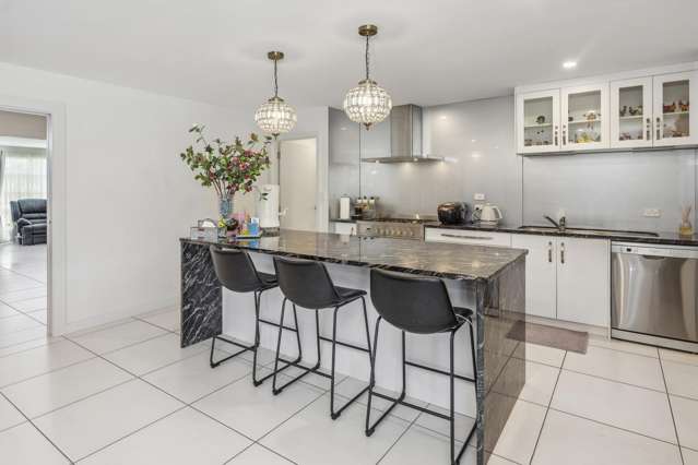 28 Magnolia Rise Waipahihi_2