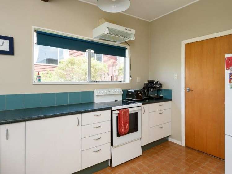3 Hillview Crescent Paparangi_6