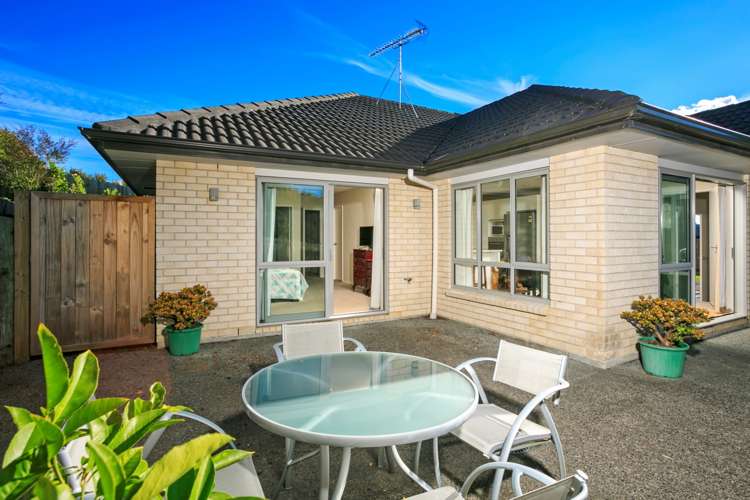 37 Northbrook Close Greenhithe_17